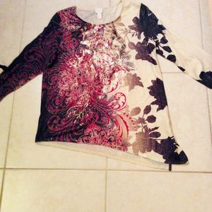 💜BOGO SALE💜 Beautiful patterned top.